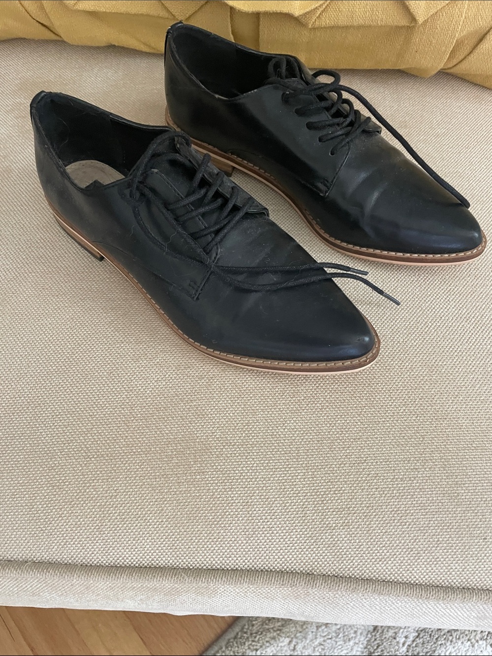 Classic Black Leather Women’s Oxfords Size 6